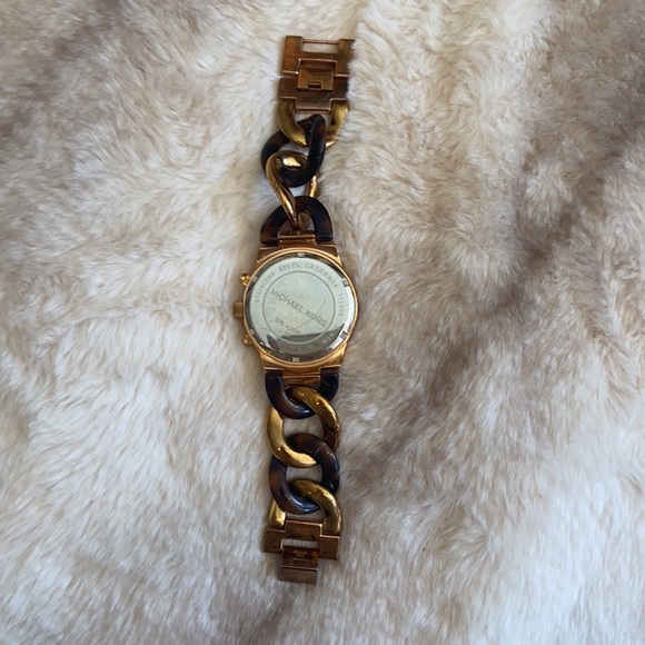 Michael Kors Women’s Quartz Watch - Picture 4 of 7